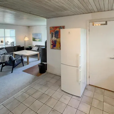 4 Bedroom Amazing In 度假居 布拉万德