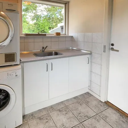 度假居 4 Bedroom Amazing In 布拉万德